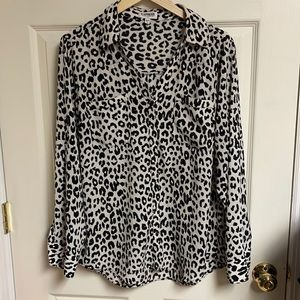 🔥SALE🔥EXPRESS animal print button down blouse- xl